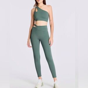 NWT Bandier Aria Asymmetric Legging